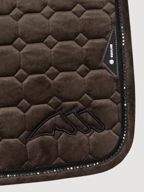Equiline Dressurschabracke Velvet Eqenti mit Strasssteinen Coffee Bean
