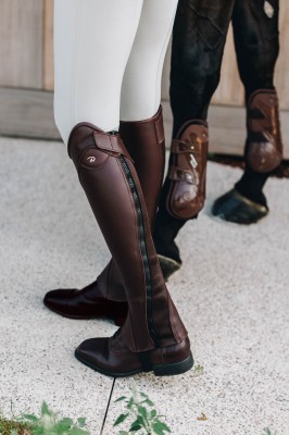 Dyon Kurzchaps Classic Comfort aus Leder Braun